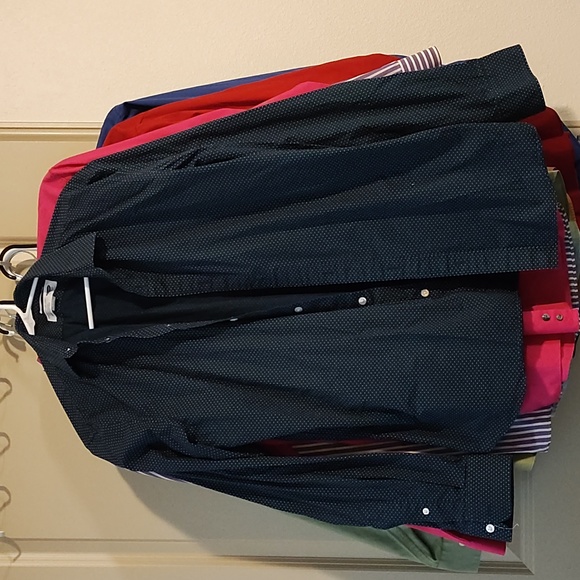 (BUNDLE) Medium button ups and sweater - Picture 12 of 13